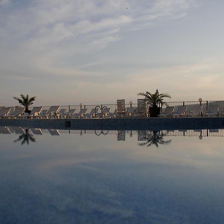 בלצ'יק Helios Hotel מראה חיצוני תמונה