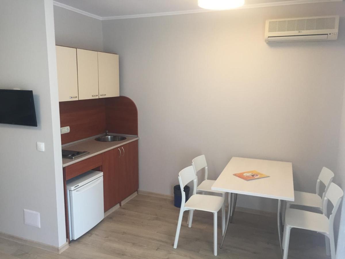 בלצ'יק Helios Hotel מראה חיצוני תמונה