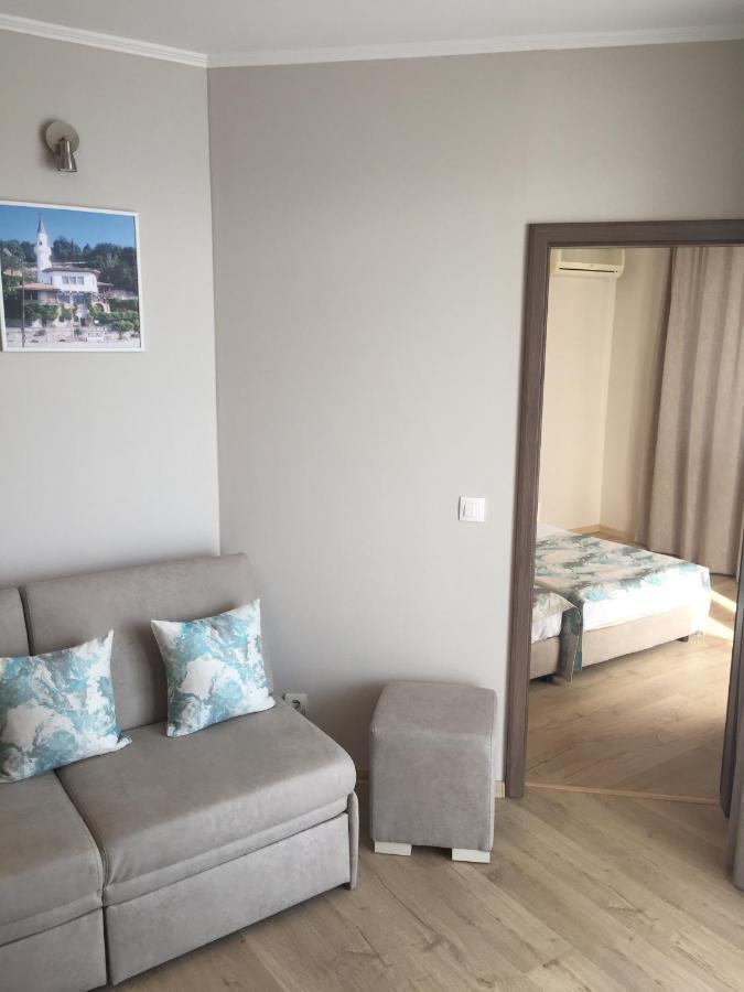 בלצ'יק Helios Hotel מראה חיצוני תמונה