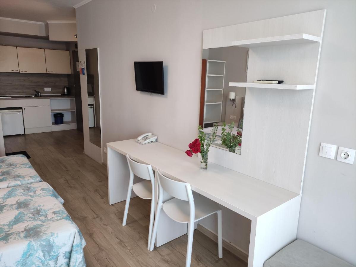בלצ'יק Helios Hotel מראה חיצוני תמונה
