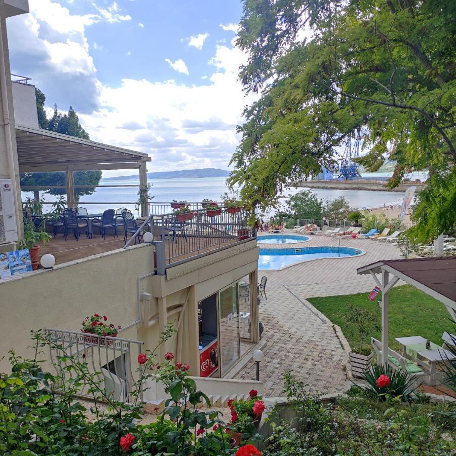 בלצ'יק Helios Hotel מראה חיצוני תמונה